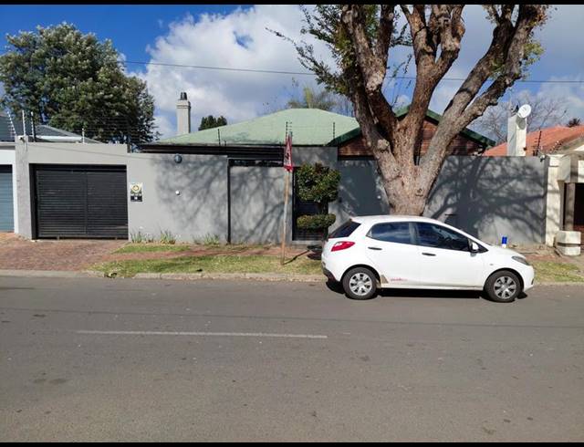 4 BEDROOM HOUSE FOR SALE IN NORWOOD
